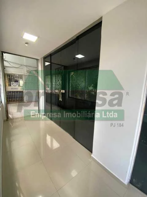 ALUGA-SE SALA COMERCIAL, LOCALIZADA NO CENTRO DE MANAUS