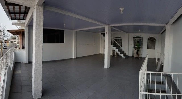 Casa com 2 dormitórios, 300 m² - venda por RS 420.000 ou aluguel por RS 3.500-mês - Parque 10 de Nov