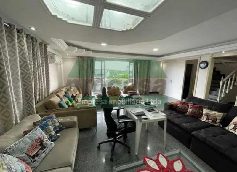 Apartamento - Duplex / Residencial / Parque Dez de Novembro