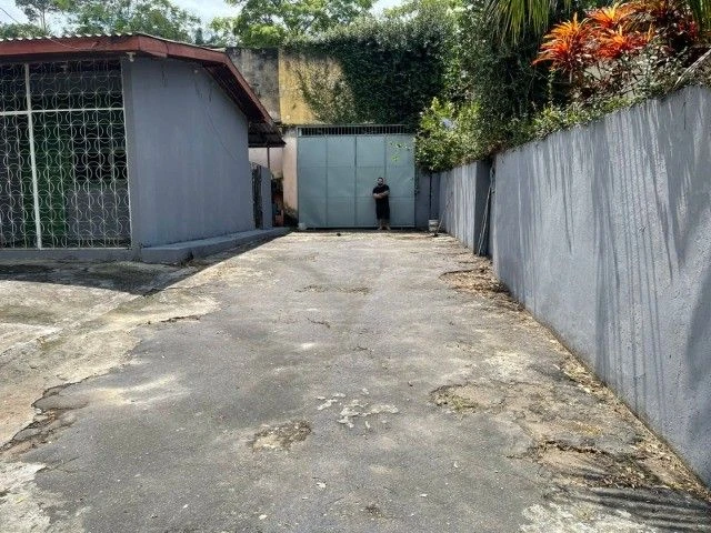 Casa com 3 dormitórios e galpão à venda, 500 m² por RS 580.000 - Coroado - Manaus-AM