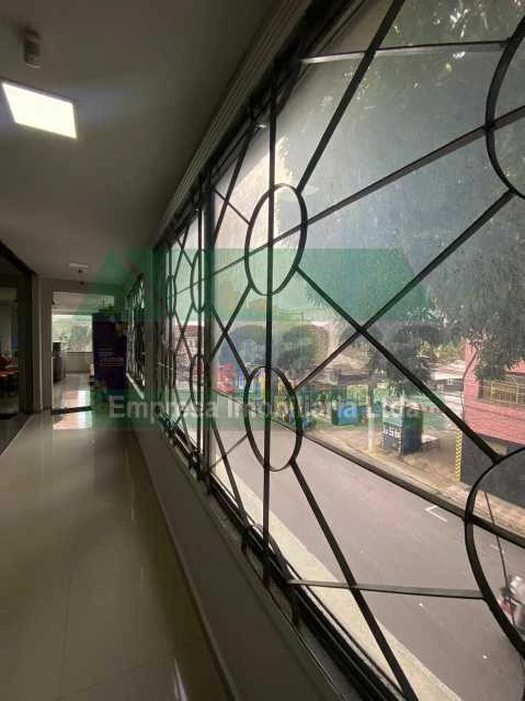 ALUGA-SE SALA COMERCIAL, LOCALIZADA NO CENTRO DE MANAUS
