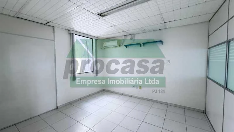 Sala Comercial à Locação, 150m² por RS 7.500,00 no Parque Dez de Novembro