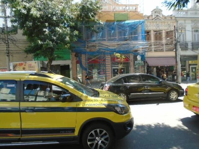 Prédio comercial no bairro de Laranjeiras, Rio de Janeiro RJ