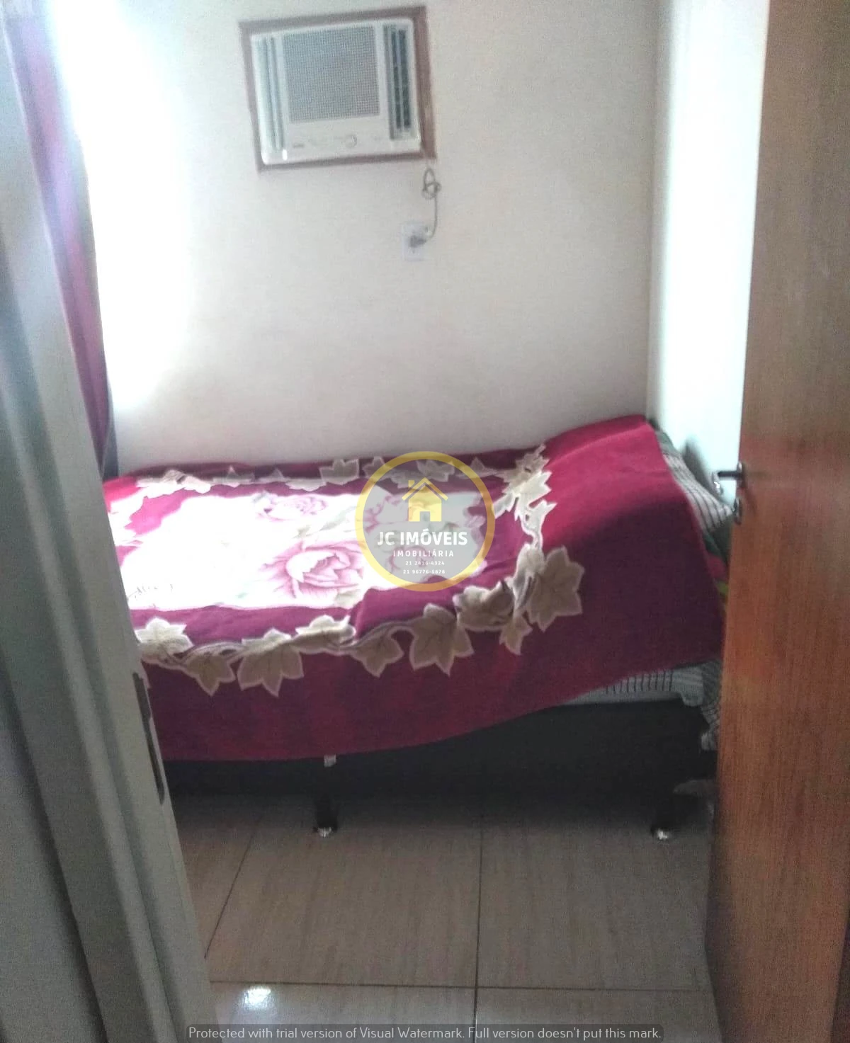 Ótima casa duplex em condomínio.