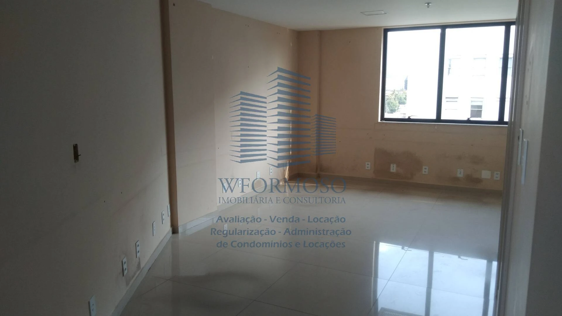 Sala Comercial 57m² para Venda na Rua Alm. Baltazar-São Cristóvão
