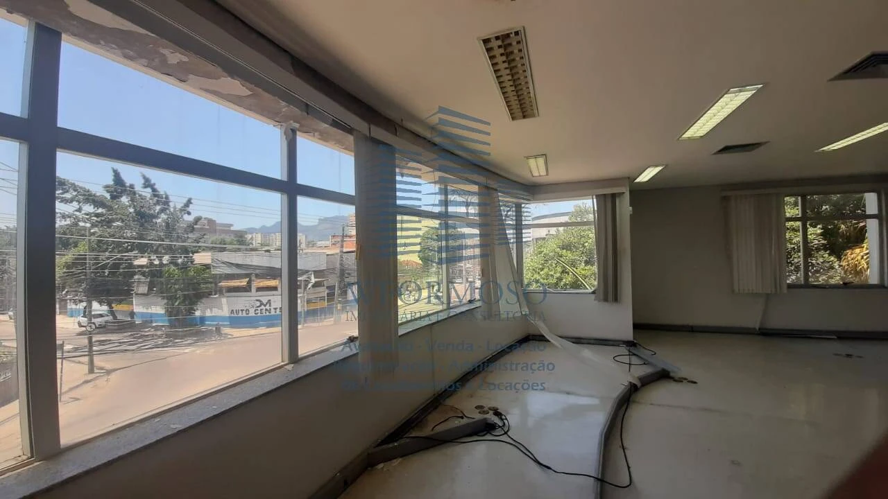 Prédio à venda 722m² na Estrada do Tindiba em Jacarepagua