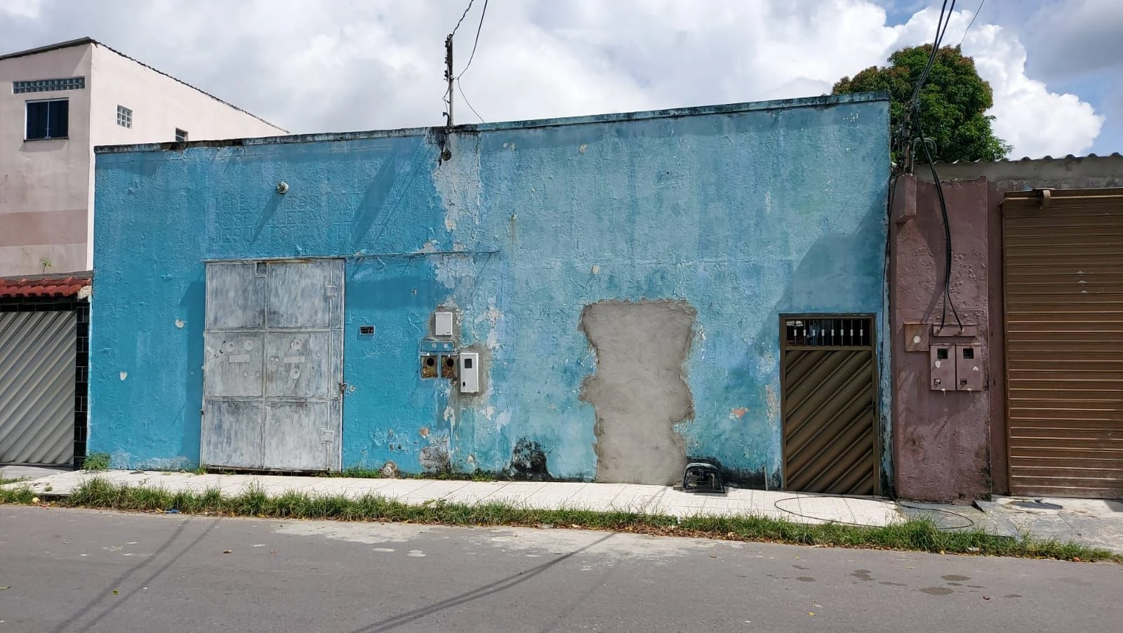 VENDO PONTO COMERCIAL + CASA + UMA KITNET