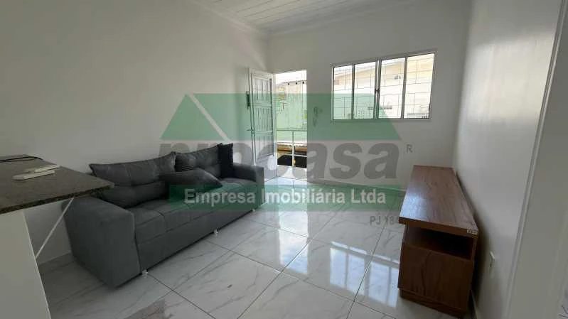 Apartamento Residencial / Parque Dez de Novembro Semi Mobiliado R$ 2.000,00