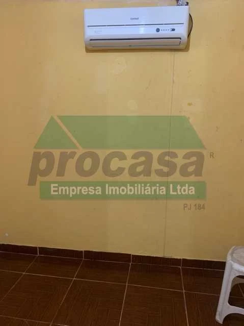 Casa de rua Residencial com Kitnets / Compensa lll