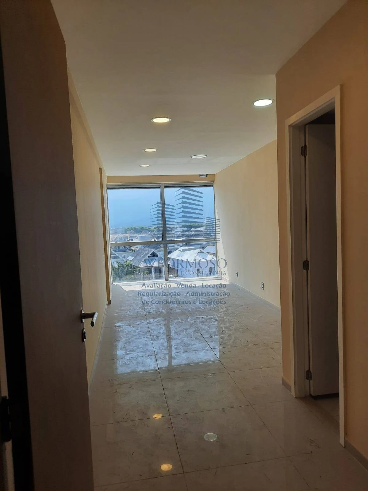 Sala comercial 25m2 para locação na Avenida das Américas Recreio