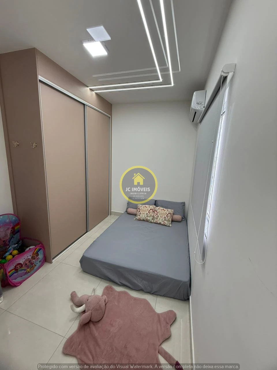 JCCN20135 – Casa em condomínio, sala 2 quartos vazia.
