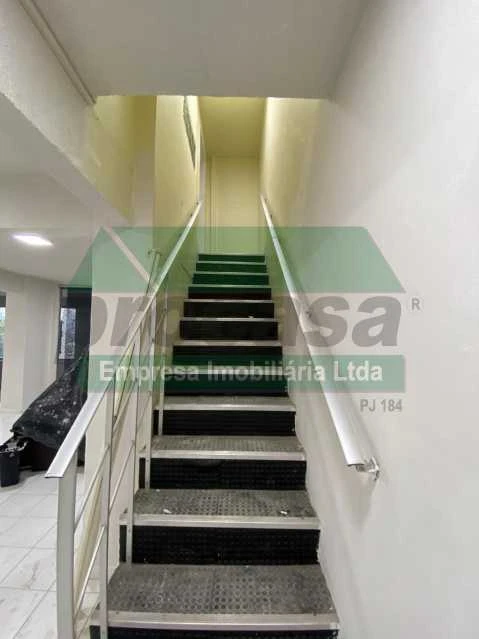 ALUGA-SE SALA COMERCIAL, LOCALIZADA NO CENTRO DE MANAUS