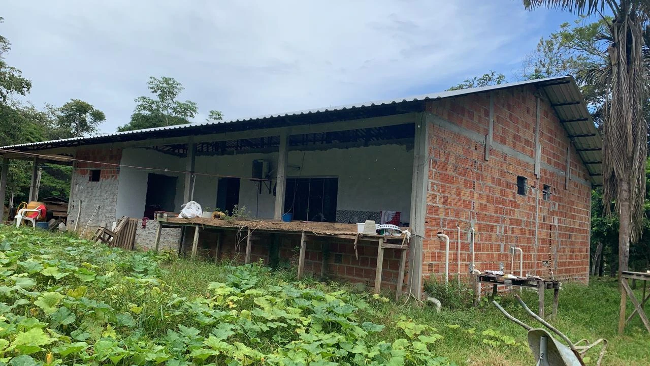 Sítio com 2 dormitórios à venda, 3136 m² por RS 500.000 - Zona Rural - Iranduba-AM