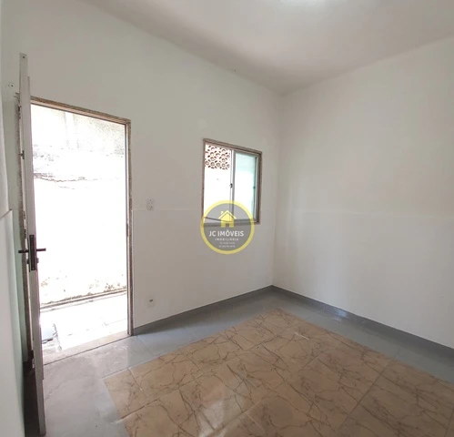 JCCV10016 – Casa linear vazia, sala 1 quarto.