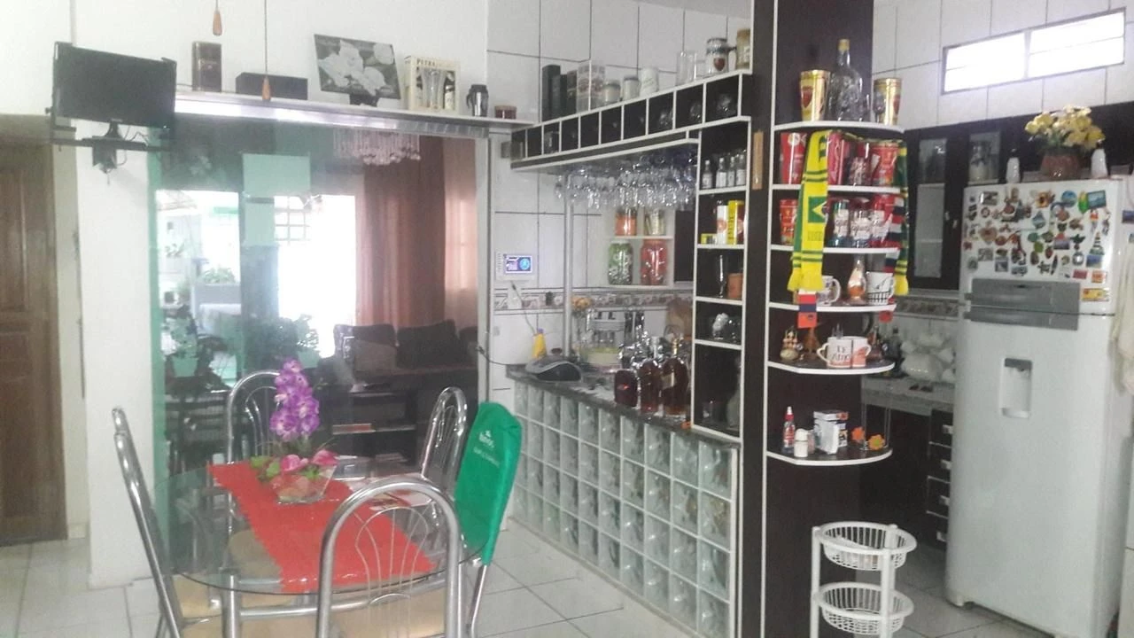 Casa com 5 dormitórios à venda, 300 m² por RS 650.000,00 - Flores - Manaus-AM