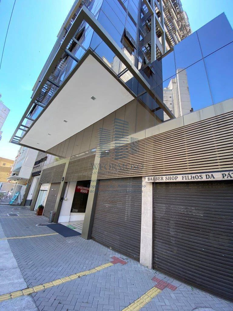 Lojas e Salas entre 24 e 38 m² com 1 e 2 banheiros à Venda