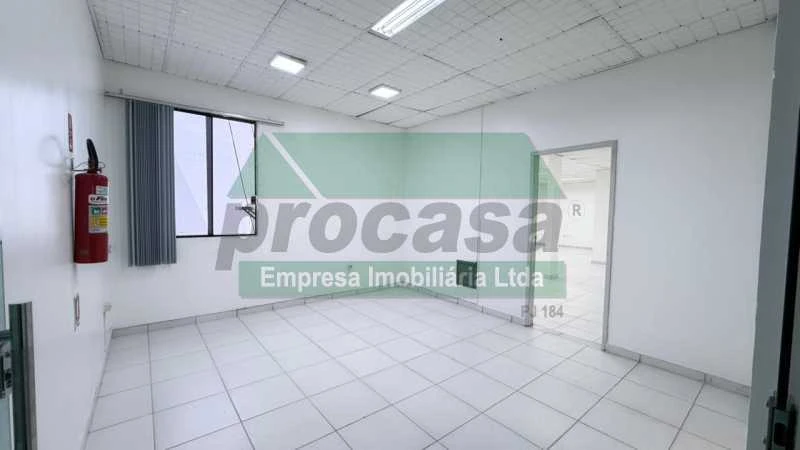 Sala Comercial à Locação, 70m² por RS 3.500,00 no Parque Dez de Novembro - Manaus-AM com habite-se
