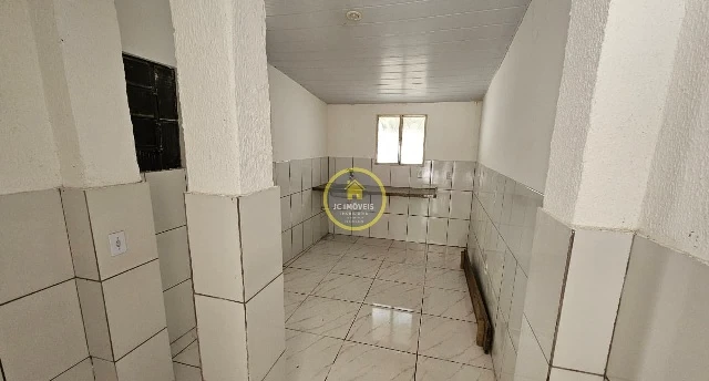 JCCV20026 – Casa de vila vazia, sala e 2 quartos.