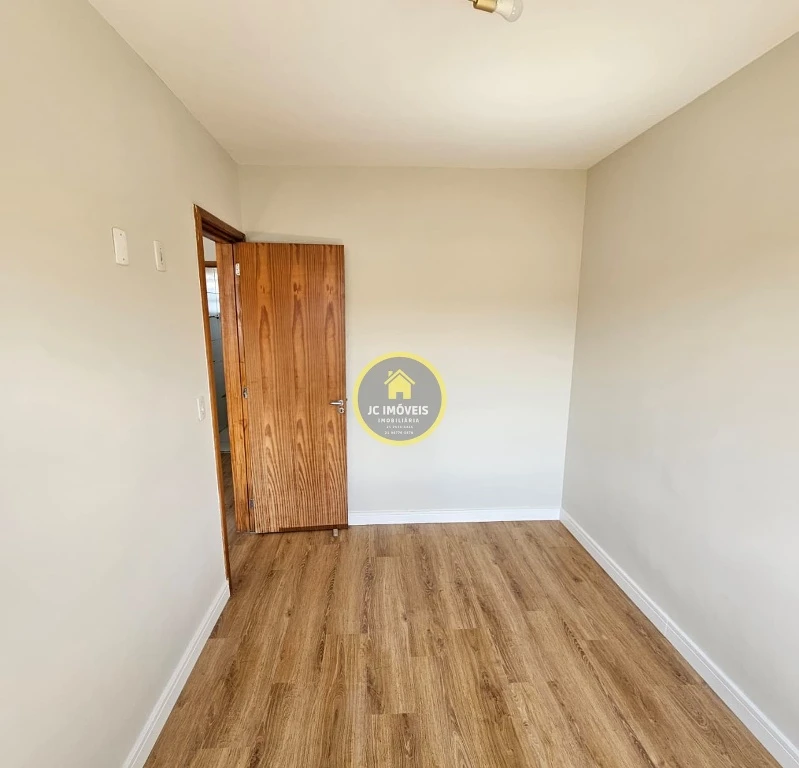 JCAP20460 – Apartamento vazio sala 2 quartos.