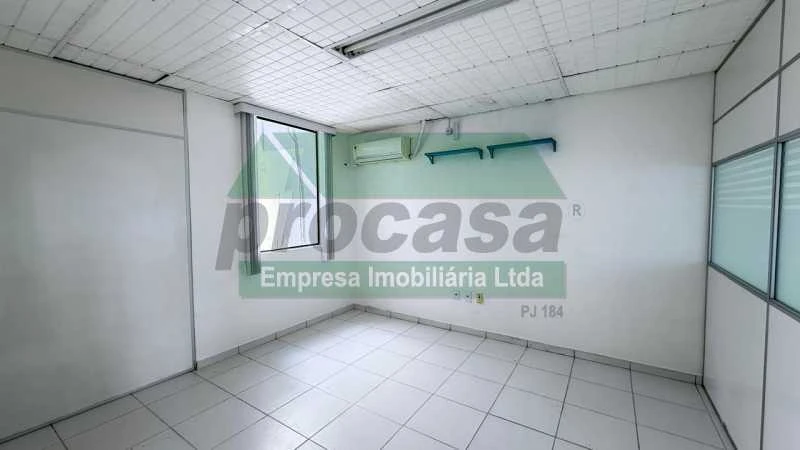 Sala Comercial à Locação, 150m² por RS 7.500,00 no Parque Dez de Novembro