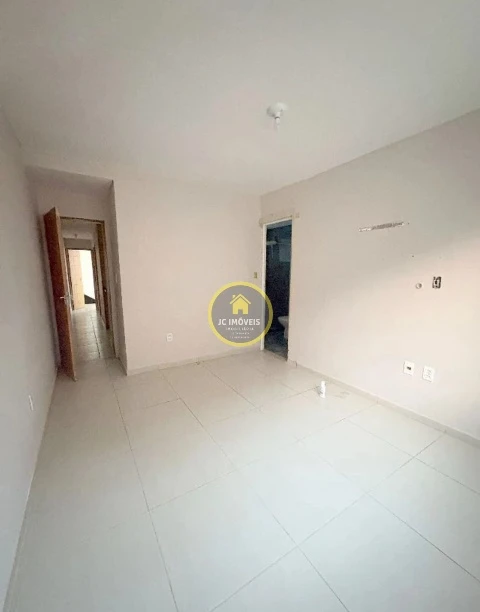 JCCA30071 – Linda casa vazia sala 3 quartos.