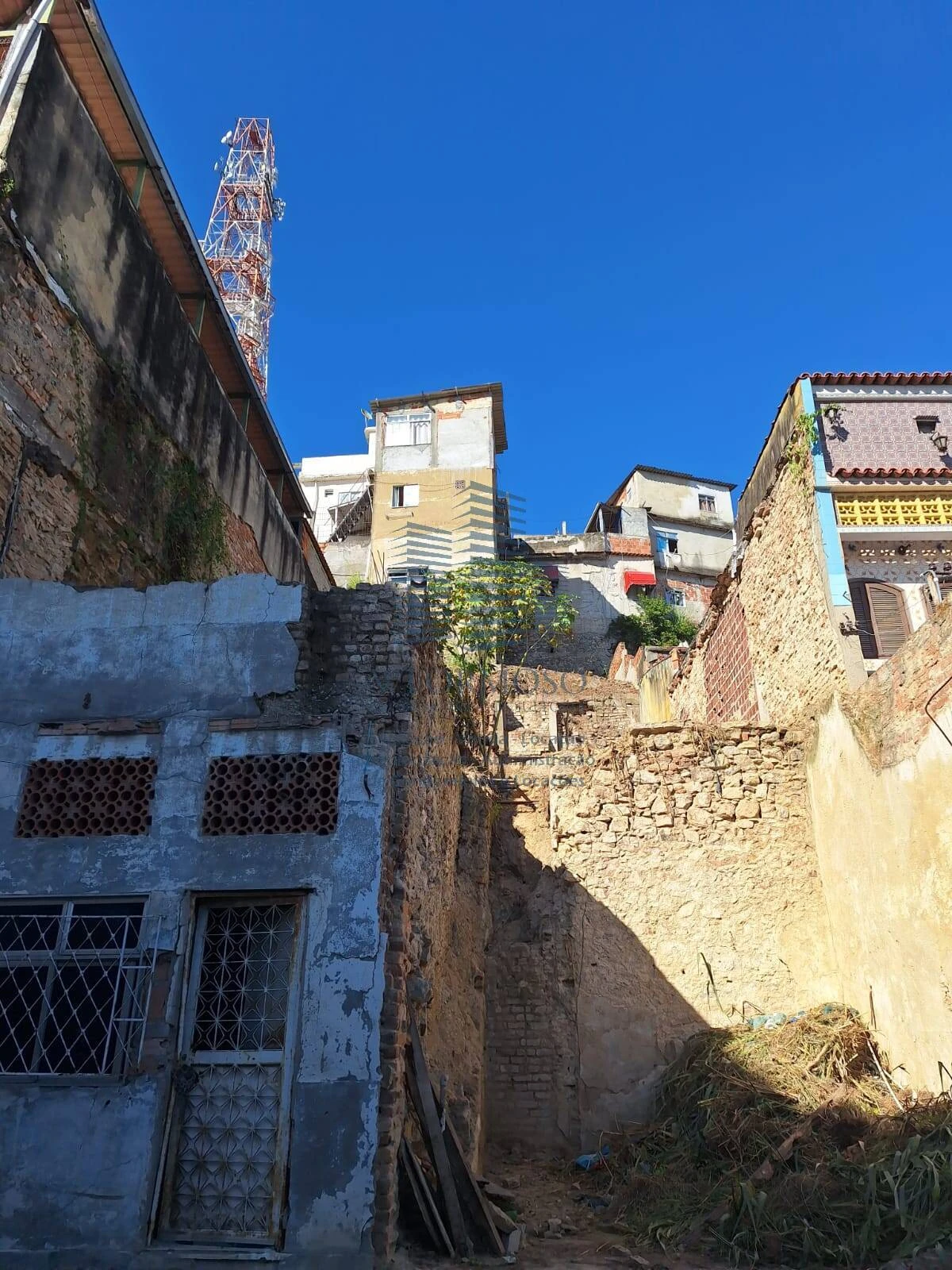 Terreno à venda 220m² na Rua do Monte 53 Gamboa