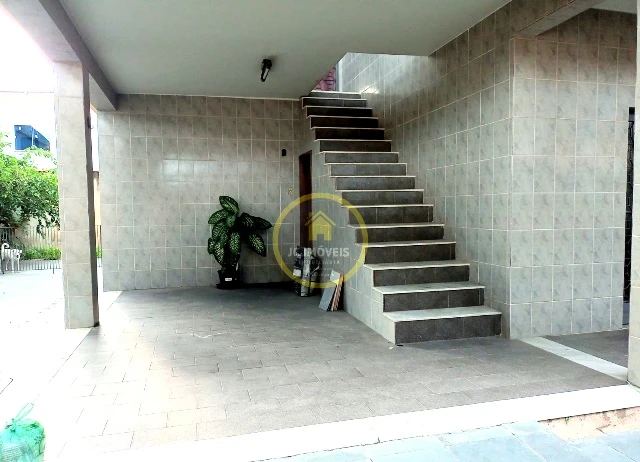 JCCA40010 Excelente casa duplex centro de terreno.
