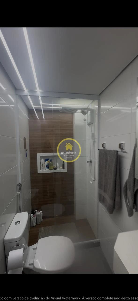 JCCN20135 – Casa em condomínio, sala 2 quartos vazia.