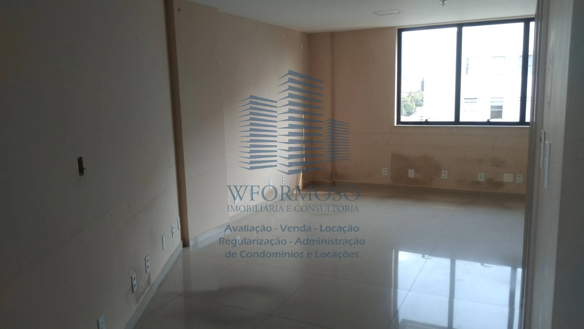 Sala Comercial 57m² para Venda na Rua Alm. Baltazar-São Cristóvão