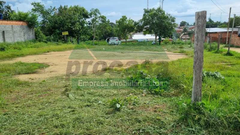 Oportunidade única: 4 lotes de 200m² em região em crescimento
