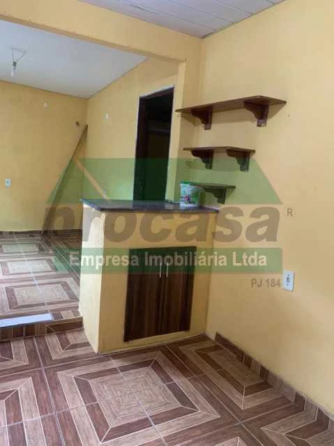 Casa de rua Residencial com Kitnets / Compensa lll