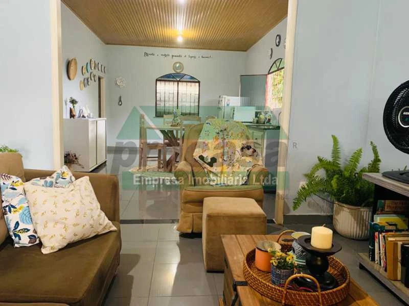 CASA Á VENDA EM MANACAPURU