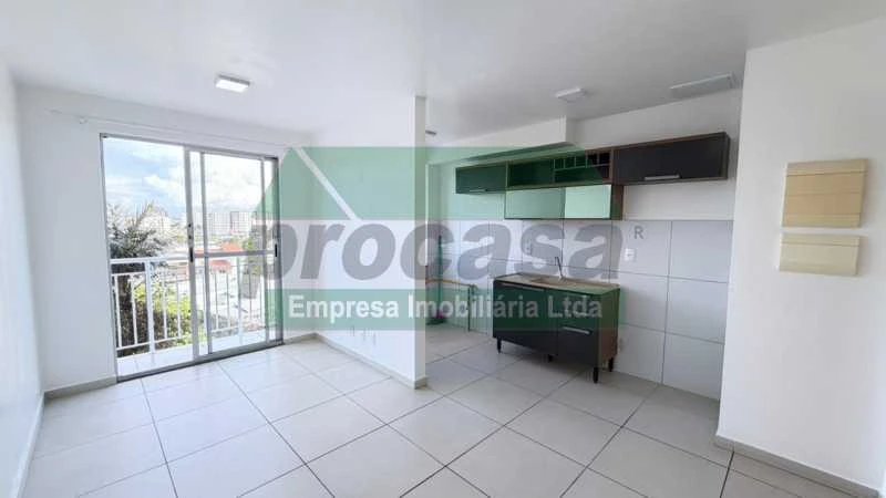 Apartamento para Locação no Condomínio Jardim das Cerejeiras - 3° Andar em Parque 10 de Novembro.