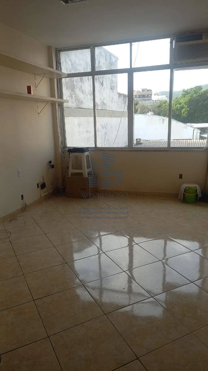 Sala comercial 25m2 para locação na Rua Dias da Cruz Meier