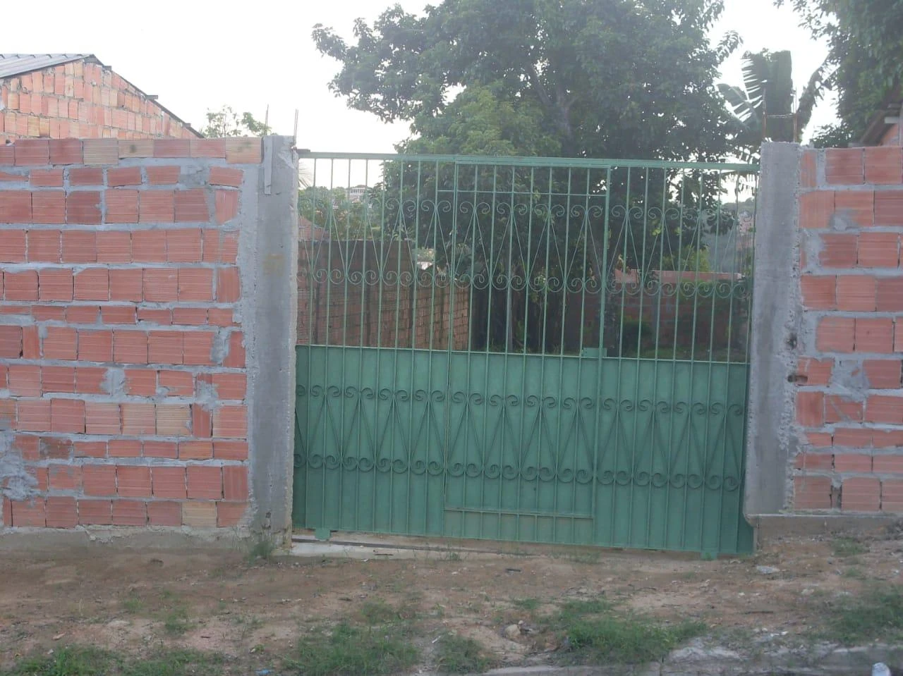 Terreno à venda, 240 m² por RS 45.000,00 - Tarumã - Manaus-AM