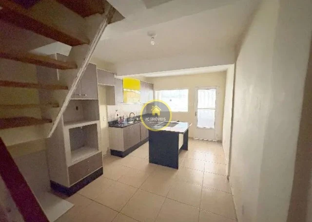 JCCA30071 – Linda casa vazia sala 3 quartos.