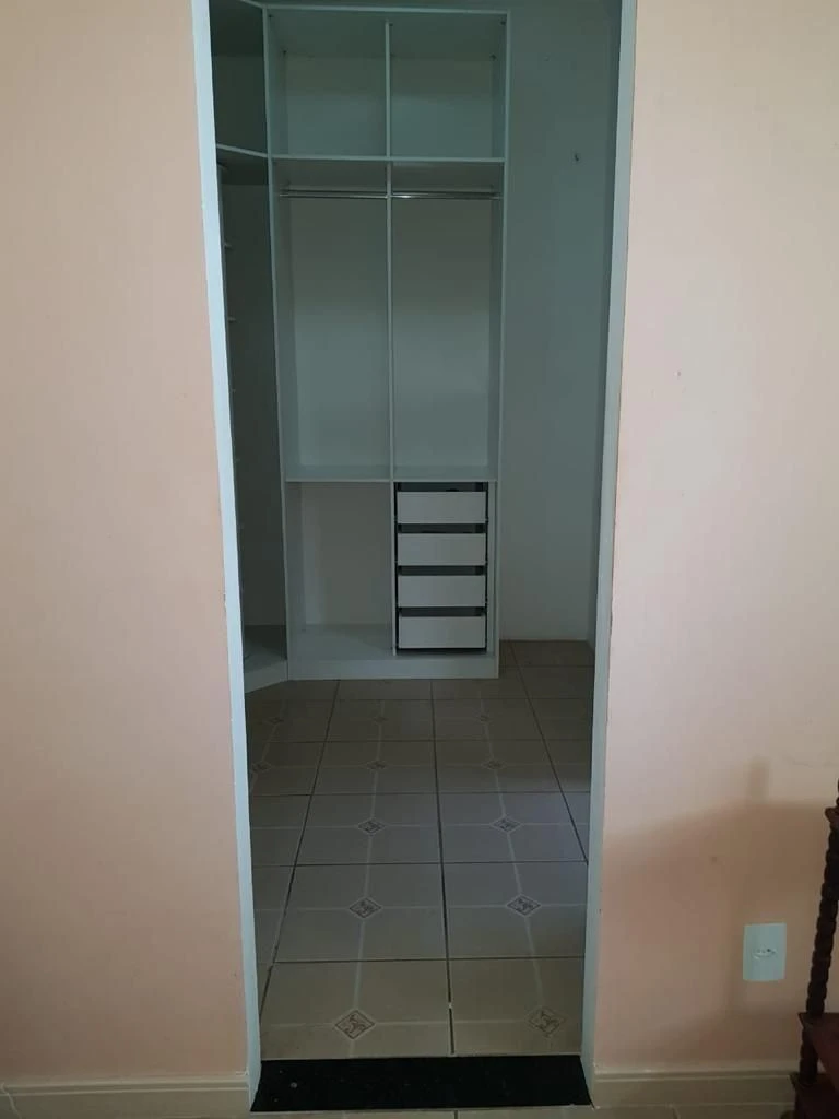 Casa com 5 dormitórios à venda, 300 m² por RS 650.000,00 - Flores - Manaus-AM