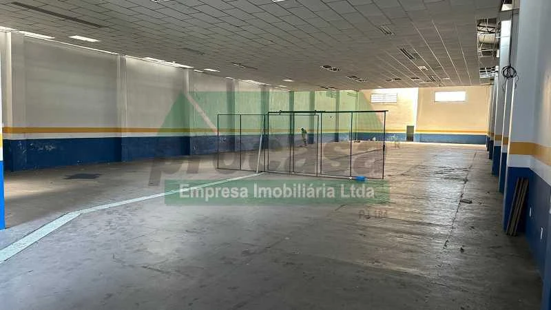 Aluga-se Imóvel Comercial em excelente localização