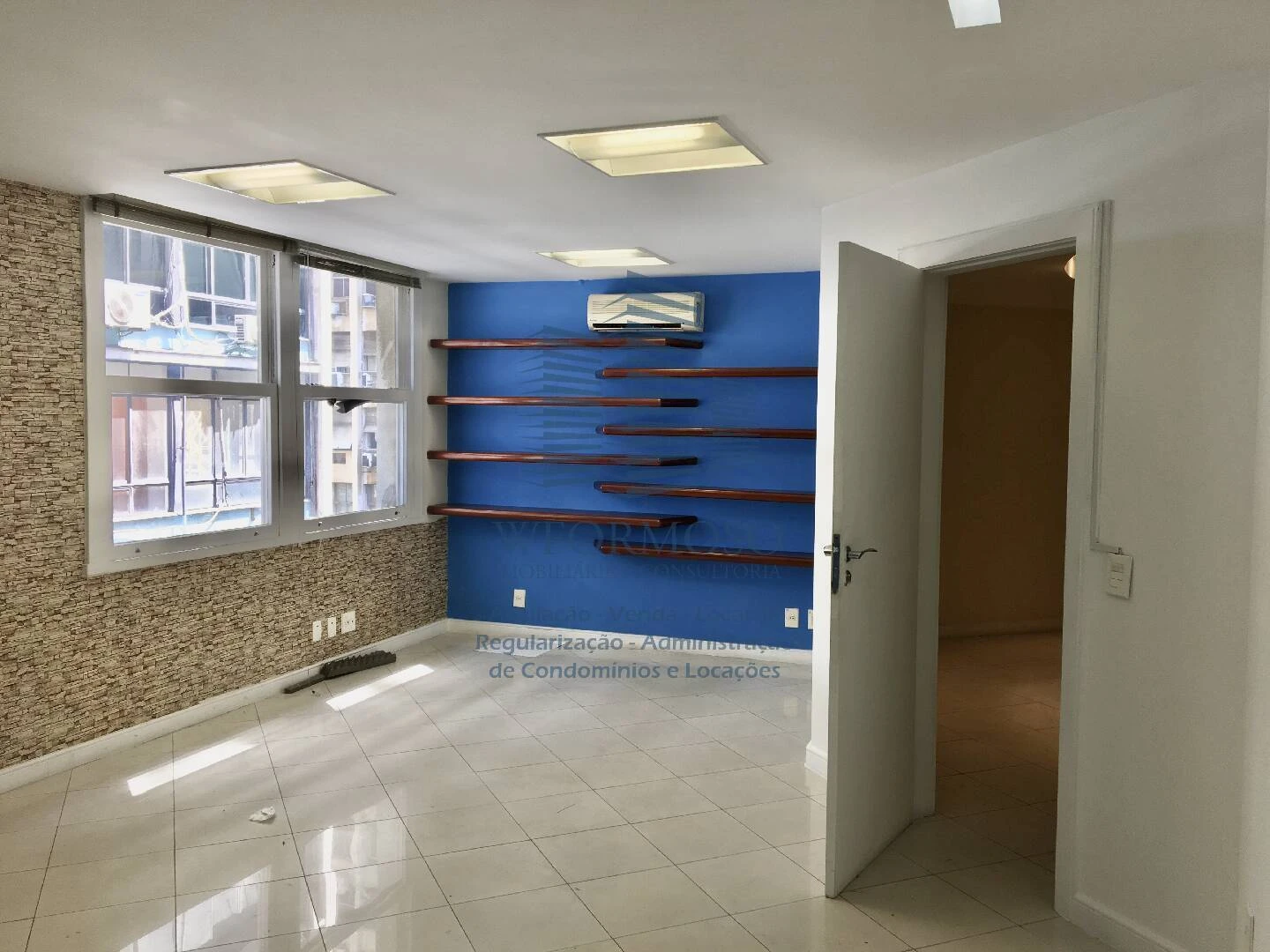 Pavimento Comercial à venda 171 m²  Rua Rodrigo Silva - Centro