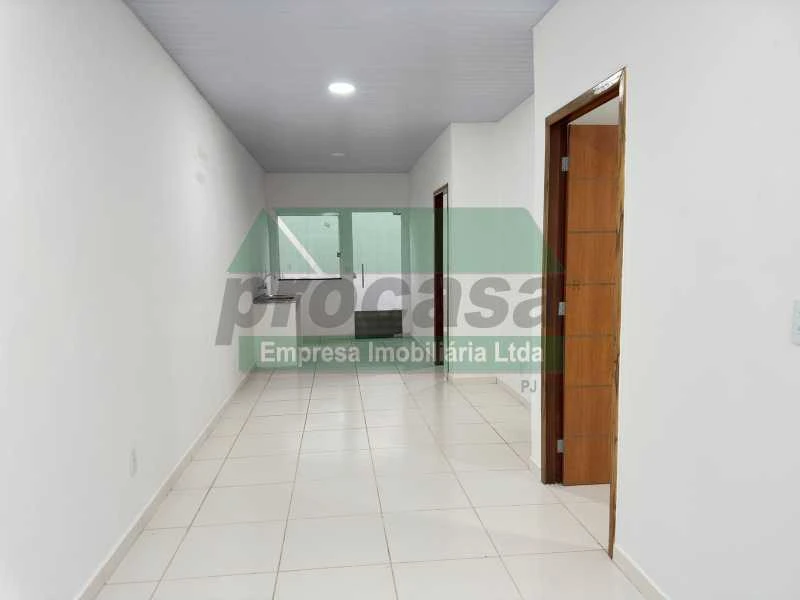 Vende Casa em Condomínio Particular de 8 casas no Conjunto Aguas Claras, Bairro Novo Aleixo / Cidade