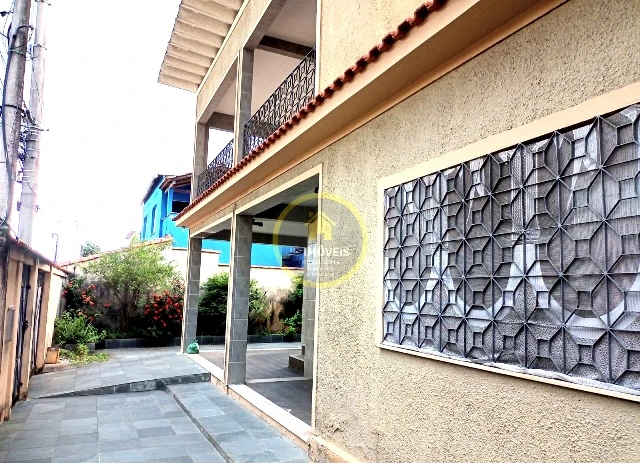 JCCA40010 Excelente casa duplex centro de terreno.
