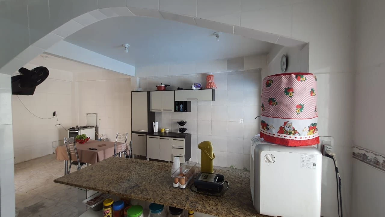 Casa com 4 dormitórios à venda, 334 m² por RS 850.000,00 - Flores - Manaus-AM
