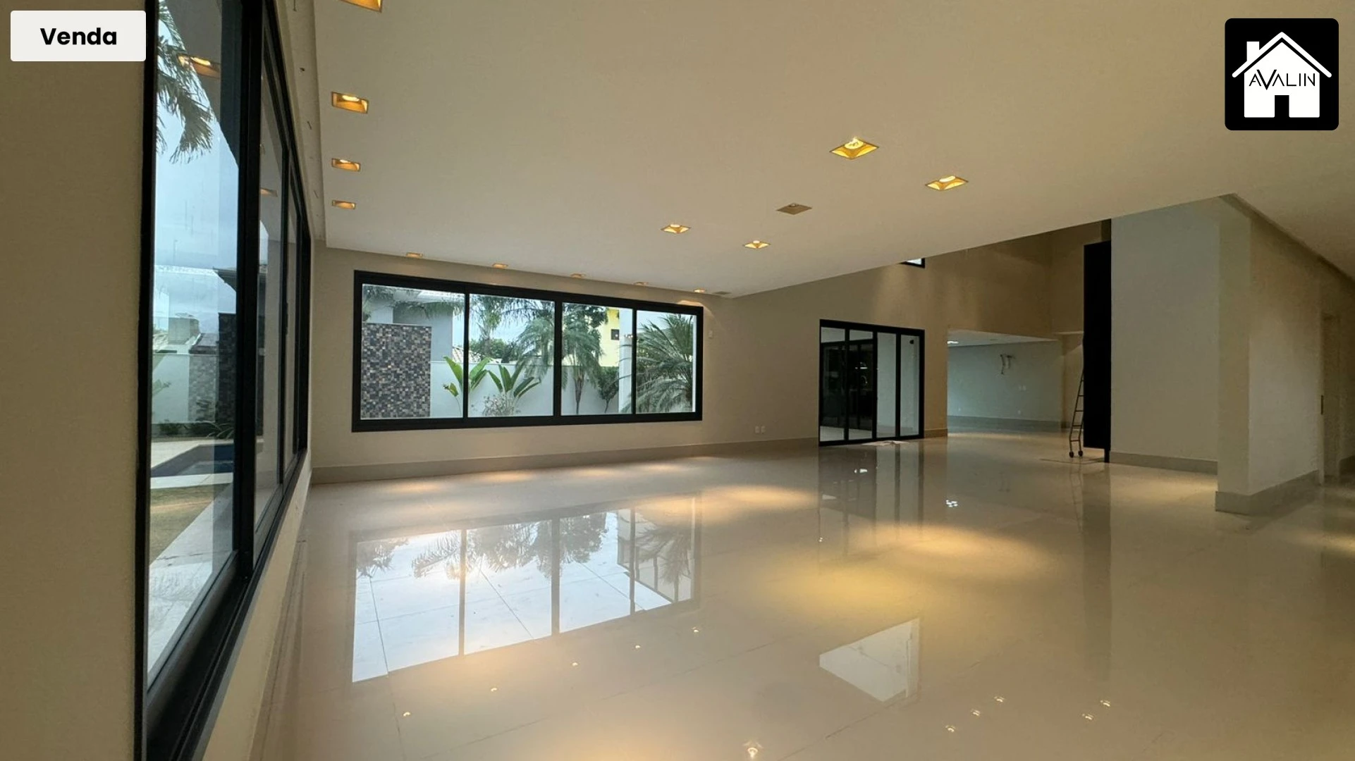CASA ALPHAVILLE