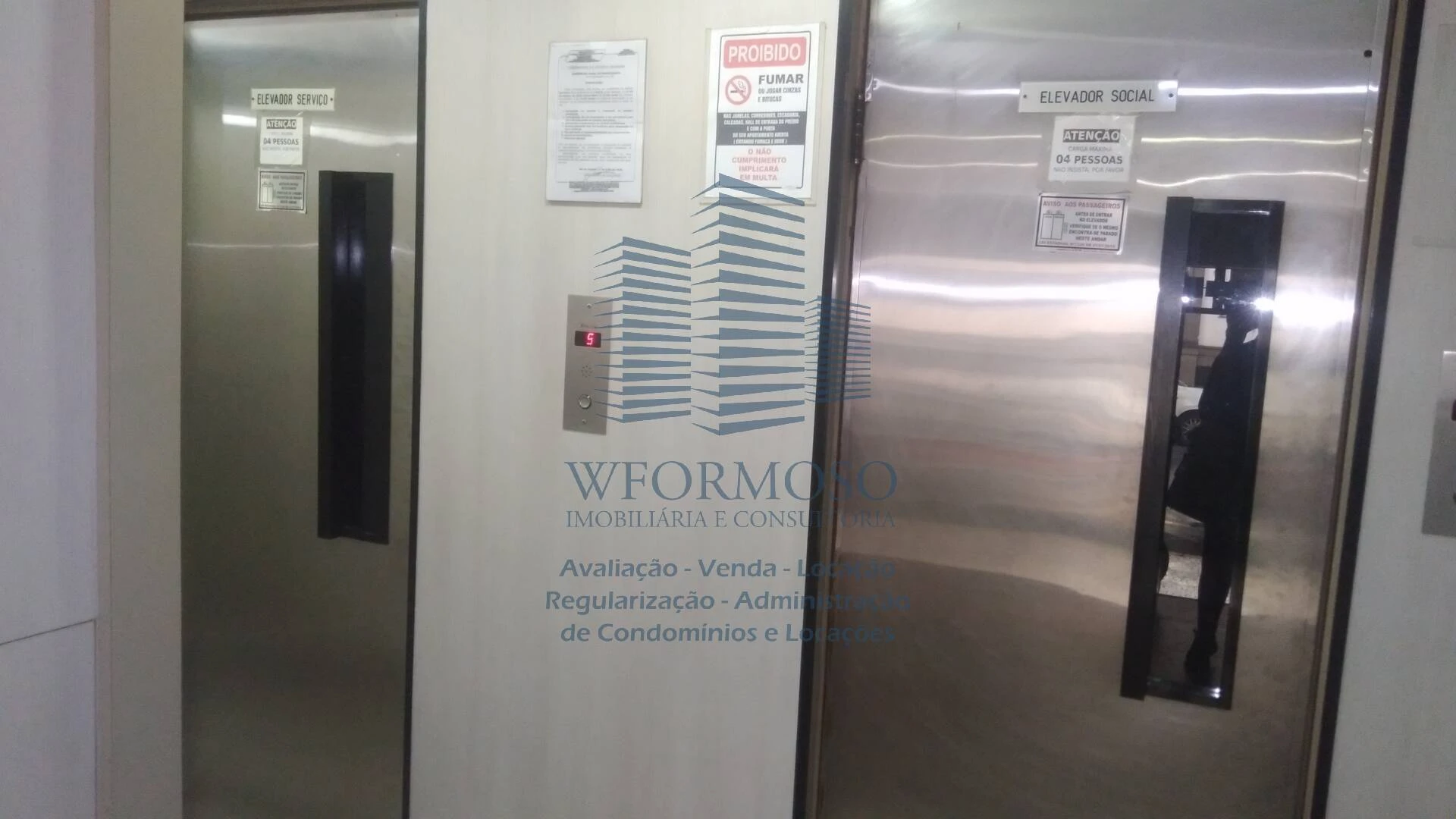 Sala comercial 37m² para locação na Rua Washington Luis no Centro