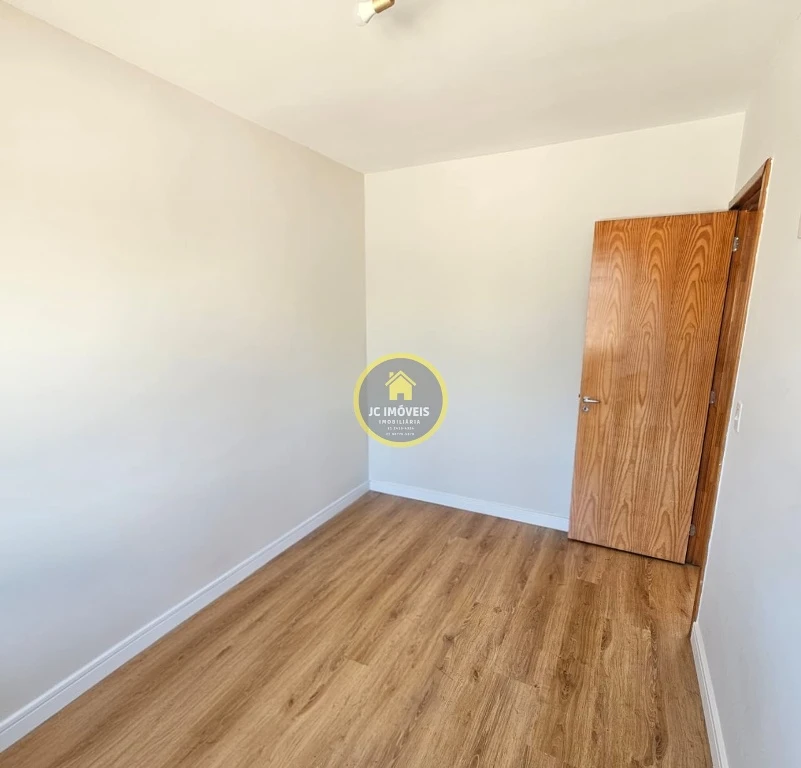 JCAP20460 – Apartamento vazio sala 2 quartos.
