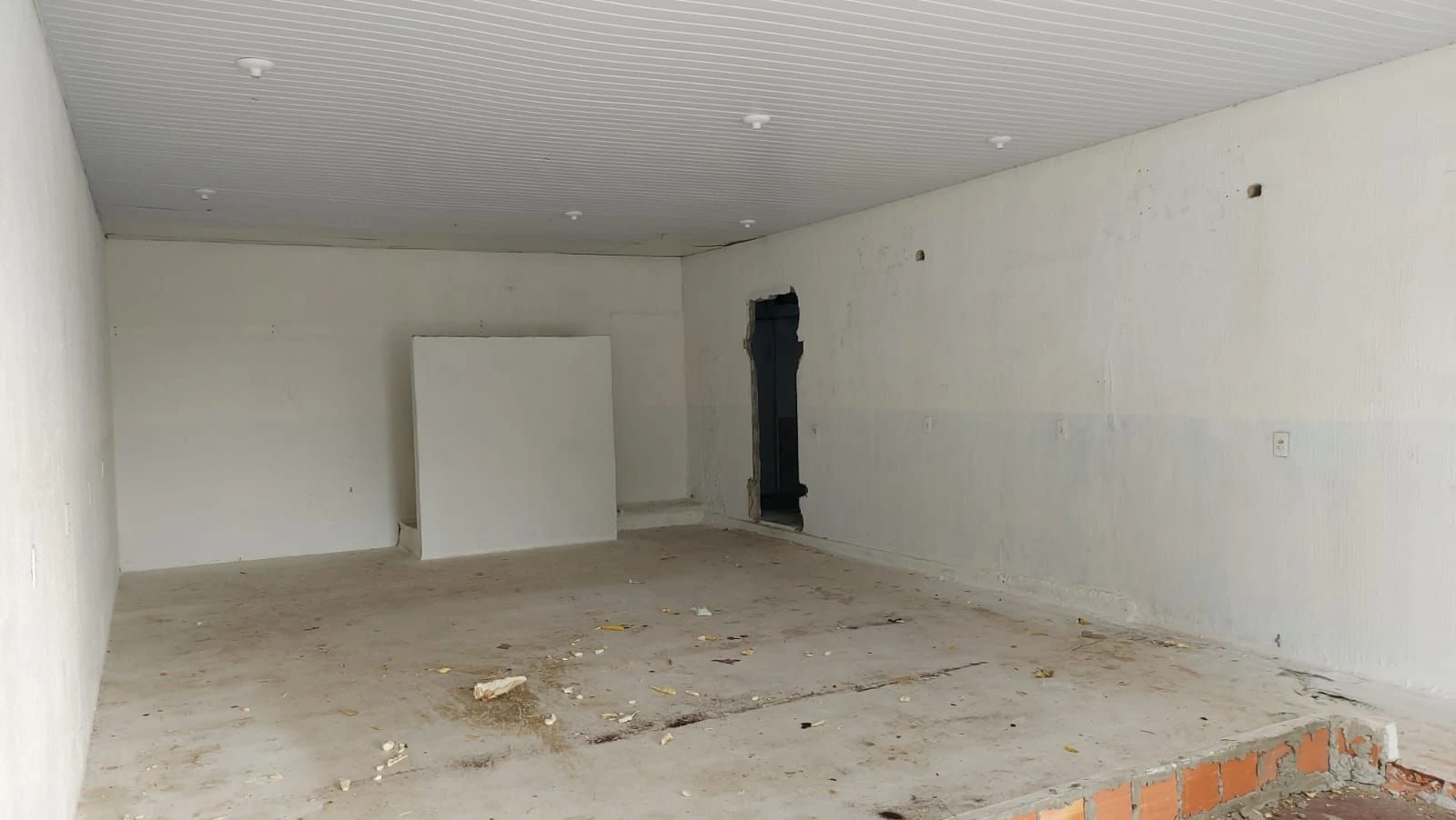 VENDO PONTO COMERCIAL + CASA + UMA KITNET