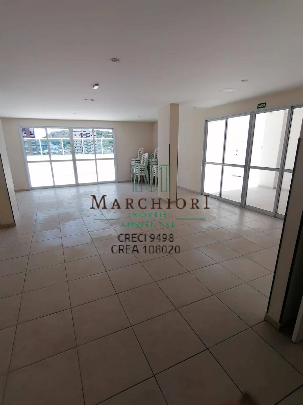 2 quartos, suite, varanda, sol da manhã
