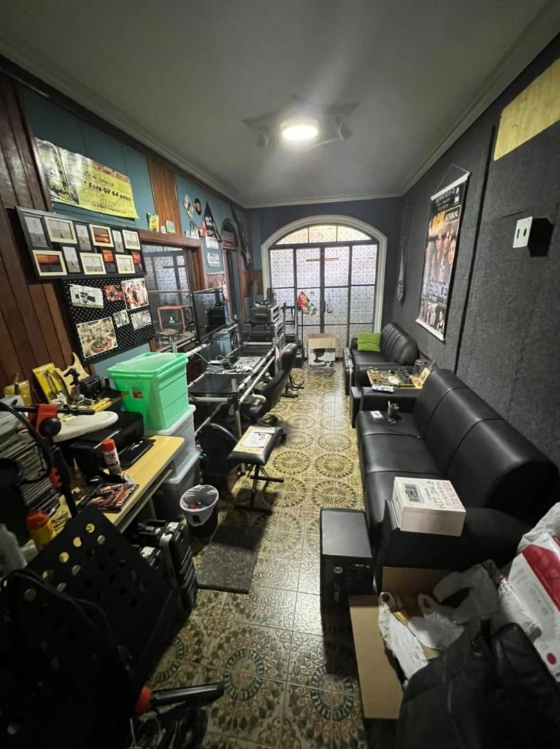 VENDE LINDA CASA BEM LOCALIZADA