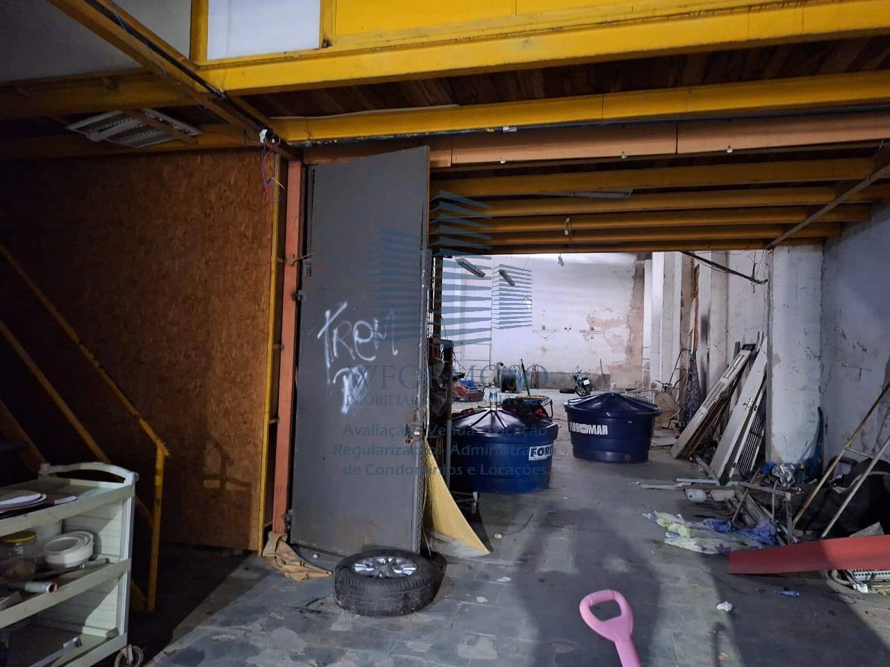 Prédio com galpão 1.200m² à venda na Rua Maia Lacerda