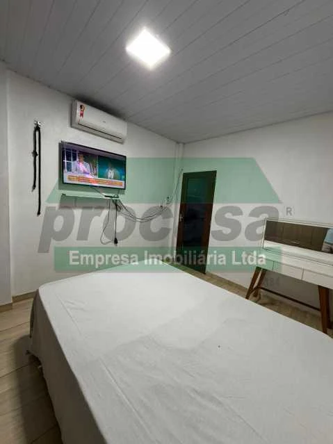 Casa de Vila :  / Residencial / Japiim